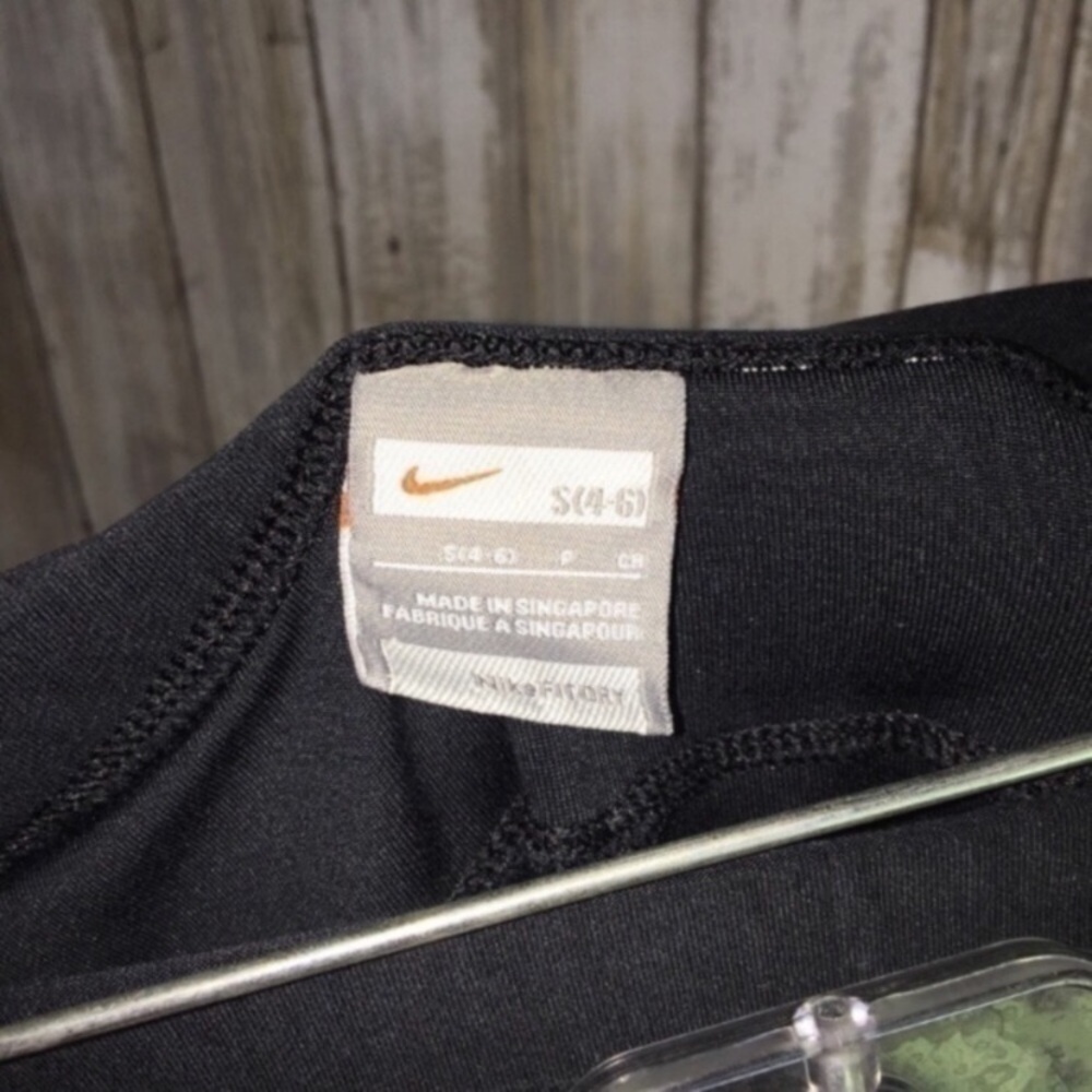 Nike Black Cropped Pants - Picture 4 of 5